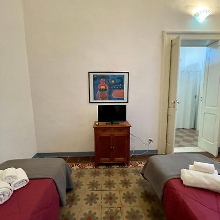 4 Balconi House-Appartamento Salentino Nel Centro Di เลชเช ภายนอก รูปภาพ