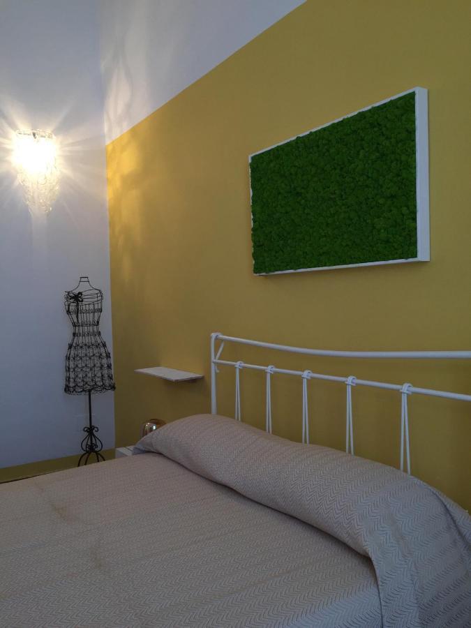 4 Balconi House-Appartamento Salentino Nel Centro Di เลชเช ภายนอก รูปภาพ