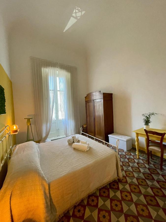 4 Balconi House-Appartamento Salentino Nel Centro Di เลชเช ภายนอก รูปภาพ