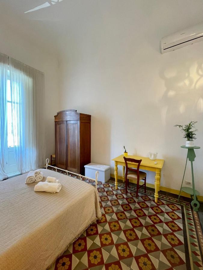 4 Balconi House-Appartamento Salentino Nel Centro Di เลชเช ภายนอก รูปภาพ