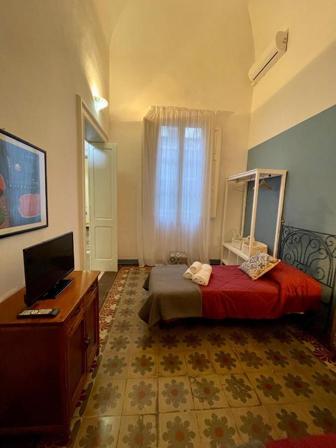 4 Balconi House-Appartamento Salentino Nel Centro Di เลชเช ภายนอก รูปภาพ