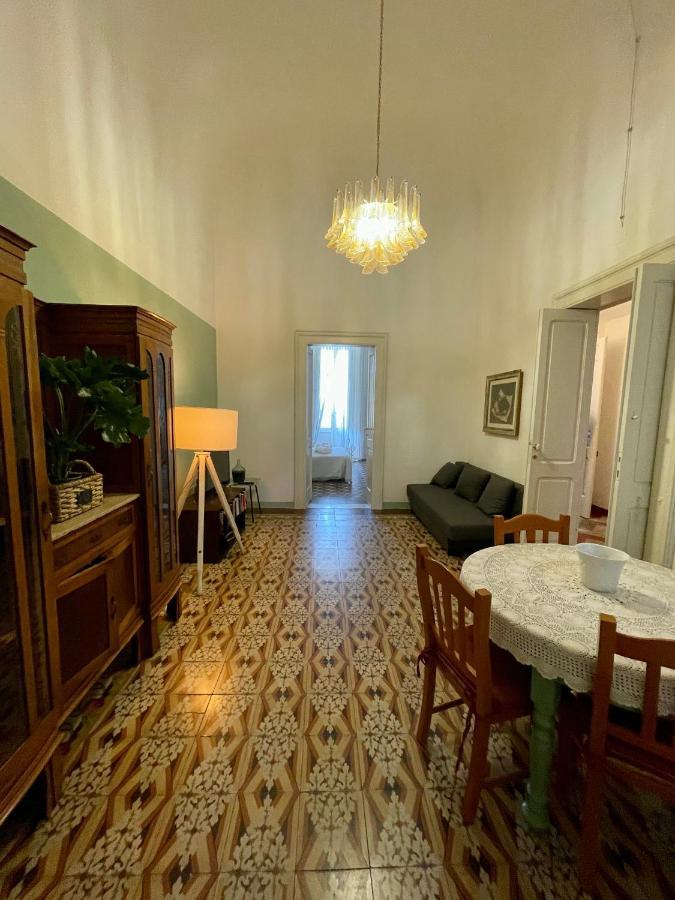 4 Balconi House-Appartamento Salentino Nel Centro Di เลชเช ภายนอก รูปภาพ