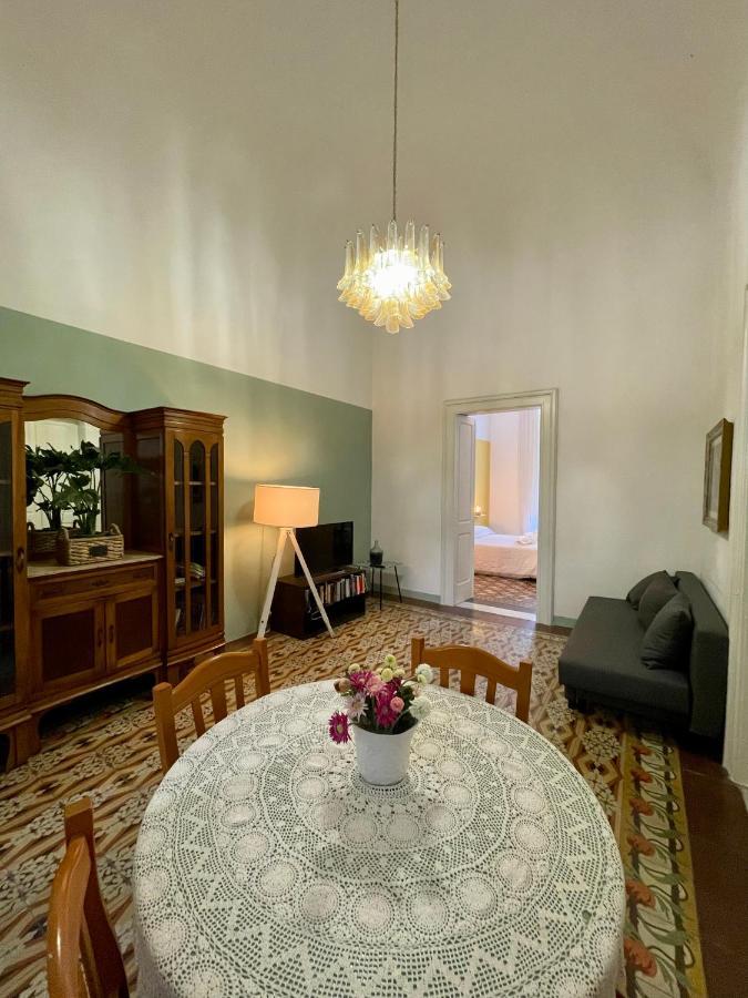 4 Balconi House-Appartamento Salentino Nel Centro Di เลชเช ภายนอก รูปภาพ