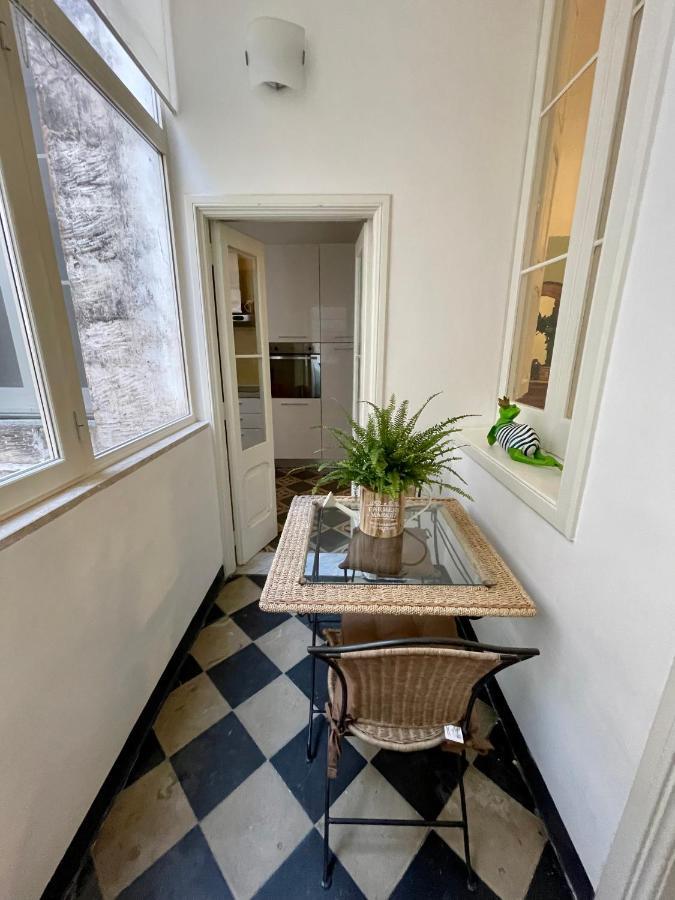 4 Balconi House-Appartamento Salentino Nel Centro Di เลชเช ภายนอก รูปภาพ